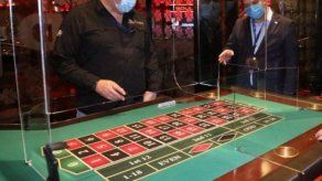 La Junta de Control de Juegos (JCJ) le prohibió la entrada a casinos a esta pareja.