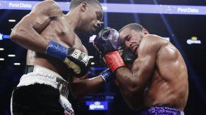 Spence noquea a Peterson en su primera defensa del título