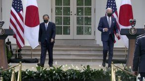 Biden y el primer ministro japonés prometen enfrentar juntos los desafíos chinos.