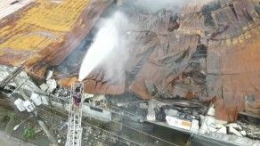 Un incendio consumió bodegas de la Zona Libre de Colón