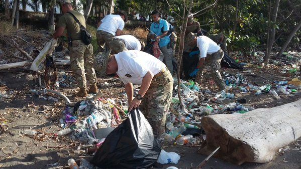 Realizan jornada de limpieza en playa de Costa del Este