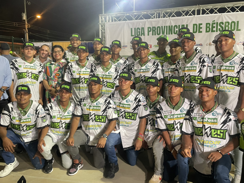 Béisbol Juvenil 2024 El West presentó su indumentaria para defender el