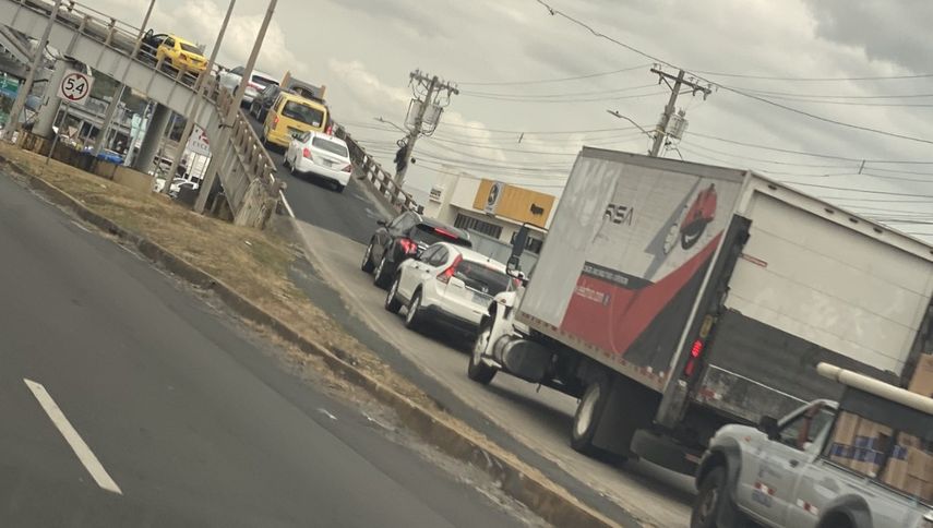 Puente vehicular de Brisas del Golf ¡Cerrado! Esta es la vía alterna de salida que puedes usar