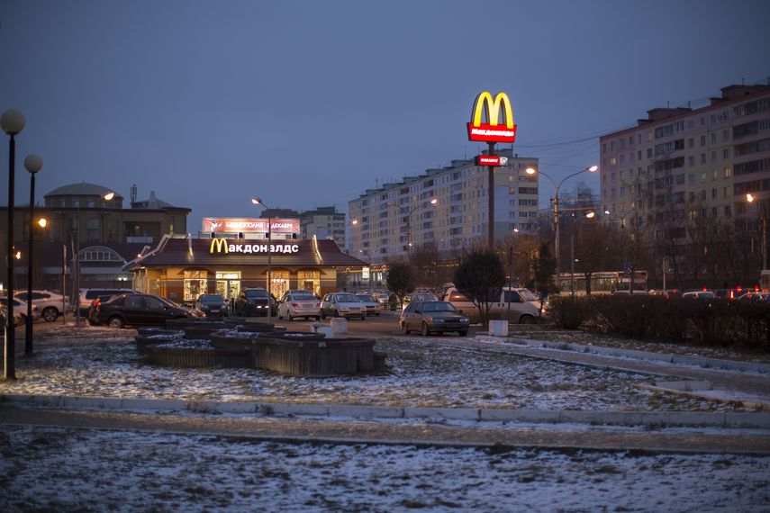 Mcdonalds mantiene 850 restaurantes en Rusia.