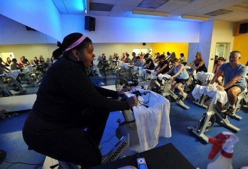Gimnasia en escuelas, agua y medidas fiscales contra obesidad