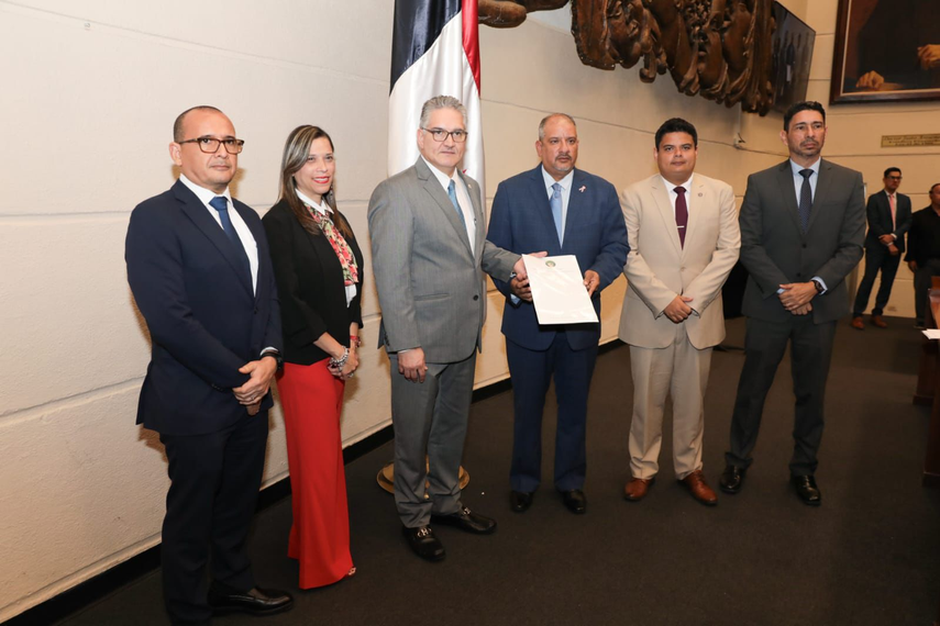 Gobierno presenta proyecto de ley&nbsp;