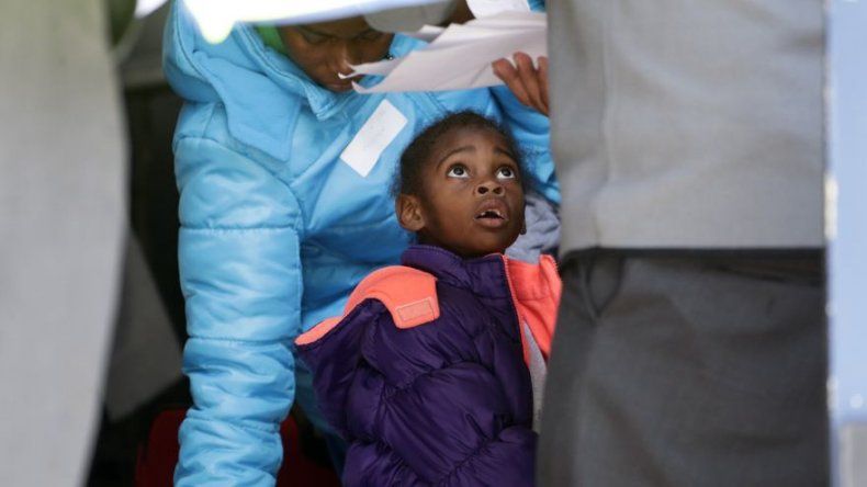 Ante aumento de migrantes, EEUU los libera más rápido