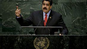 Maduro recorta el presupuesto nacional debido a la caída del precio de crudo
