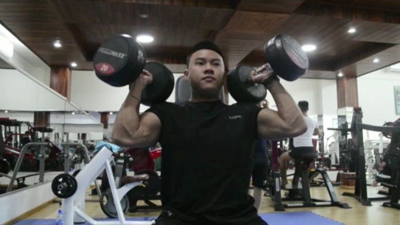 El culturista que da voz a los transexuales de Vietnam