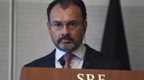 Canciller de México ofrece mediar en un acuerdo político en Venezuela