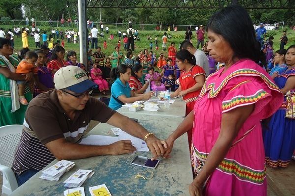 Unas 10 mil familias recibirán bonos para compra de alimentos