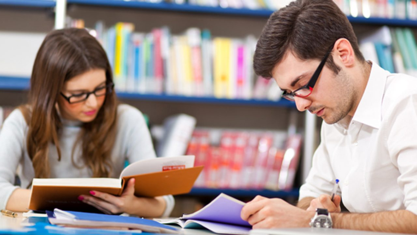 Estancias académicas para estudiantes universitarios que ofrece Senacyt.