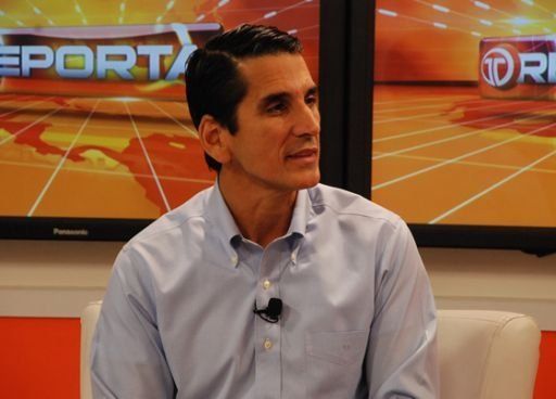 Roux deja Cancillería y se convierte en precandidato presidencial del CD