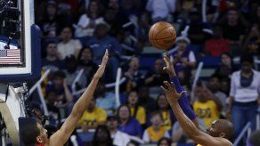 Bryant cae en su último partido en Nueva Orleáns