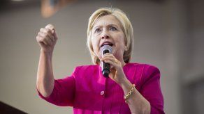 FBI entrega al Congreso de EE.UU. documentos de su investigación a Clinton