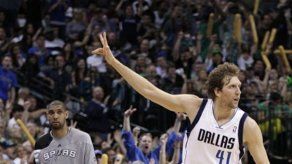 Brilla Nowitzki en triunfo de Dallas sobre San Antonio