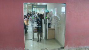 Dictan sobreseimiento a hombre que divulgó foto falsa para burlarse de la Procuradora