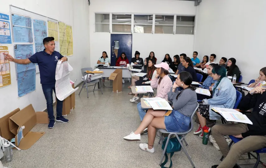 Capacitaciones a miembros de mesa del Tribunal Electoral.