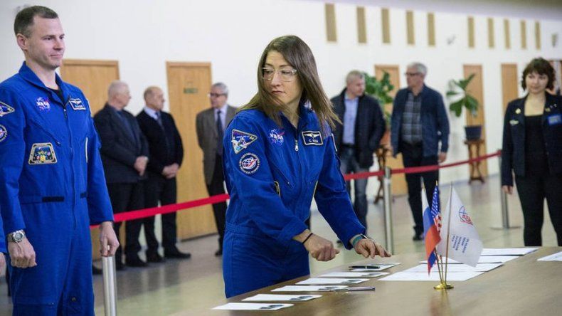 Por primera vez dos mujeres harán una caminata espacial