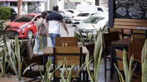 Reglamentan suspensión de contratos de trabajo tras cierre de comercios en Panamá por coronavirus Reglamentan suspensión de contratos de trabajo tras cierre de comercios en Panamá por coronavirus