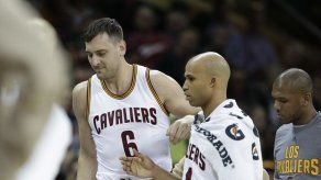Cavs caen ante Heat y pierden a Bogut por fractura