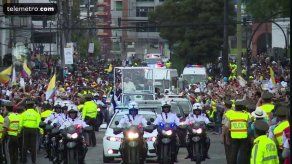 El papa Francisco deja aeropuerto y va a capital de Ecuador El papa Francisco deja aeropuerto y va a capital de Ecuador