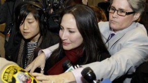 Actriz venezolana inyecta intriga a juicio de esposo alguacil