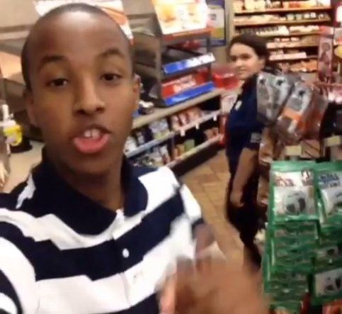 Cliente publica en Vine cómo es perseguido en las tiendas