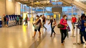 Entregan mascarillas y pantallas faciales en estaciones del Metro de Panamá