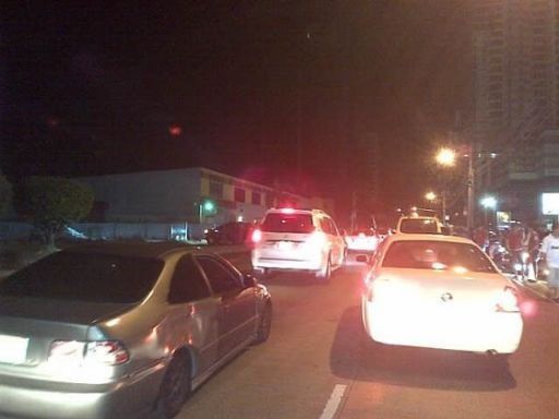 Fanáticos panameños realizan caravana  y llevan cánticos a ticos
