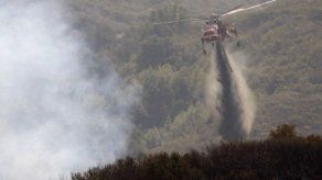 Continúa la lucha contra voraz incendio en California