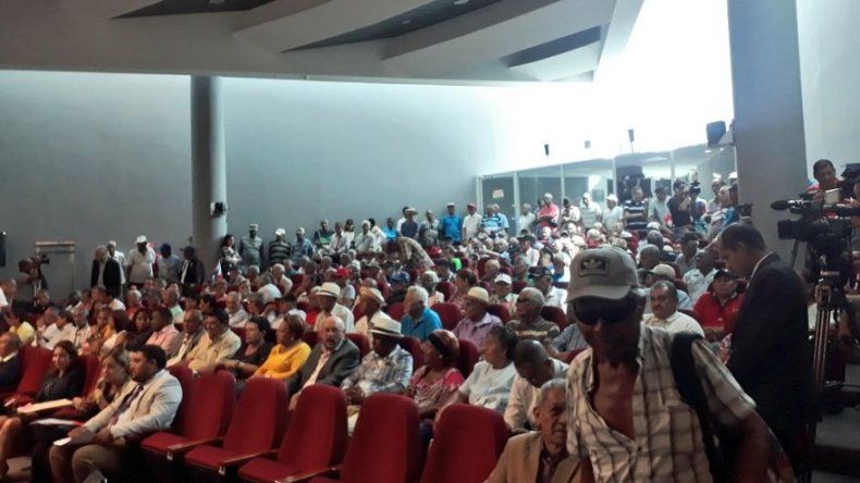 Comisión de Trabajo declara receso hasta el 5 de junio, analizarán proyecto sobre pago de bono