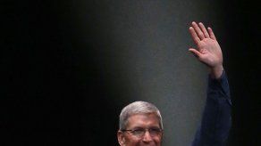 Político ruso quiere negar entrada en el país a Tim Cook