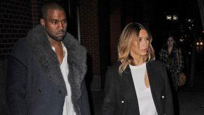 Kanye West defiende a Kim Kardashian a puñetazos