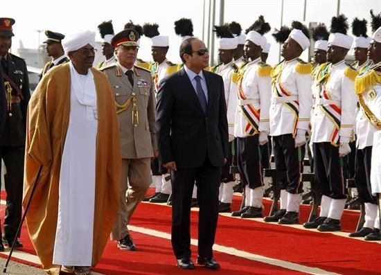 El presidente de Egipto visita Sudán