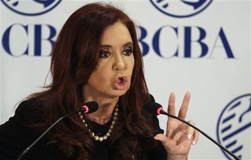 Presidenta argentina defiende políticas económicas