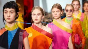 La semana de la moda en Londres festeja al estilo punk