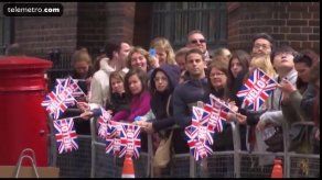 La llegada del bebé real fue la atracción del sábado en Londres