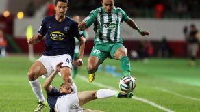 Raja Casablanca gana en el descuento al Auckland y será rival del Monterrey