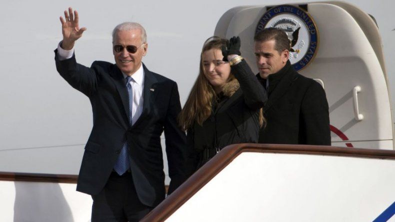 Biden exhorta a jóvenes chinos a retar autoridad