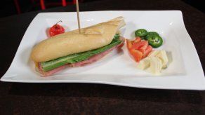 Sandwich sexy con ají trompito - Susan Castillo y Marco Oses