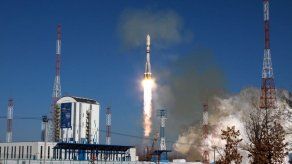 Rusia lanza 11 satélites sin incidentes desde su nuevo cosmódromo