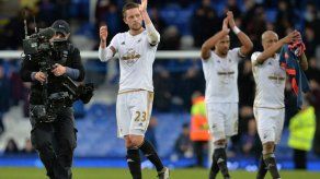 El Swansea gana en Goodison Park y escapa de la zona de descenso