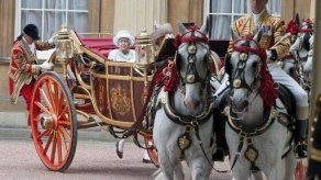 Multitudes aclaman a la reina Isabel II en último día del Jubileo
