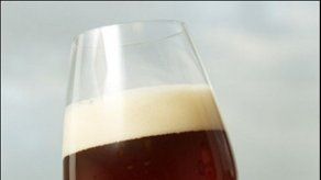 Ingesta de 2 vasos de alcohol en mujeres no es riesgoso