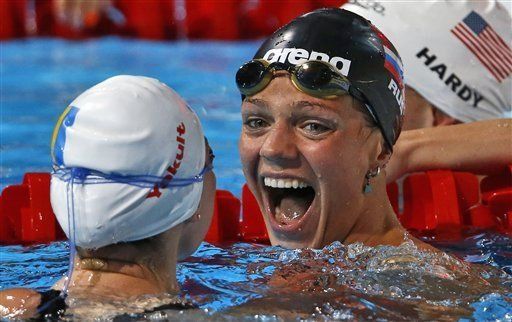 Rusa Efimova impone récord del mundo en 50 pecho