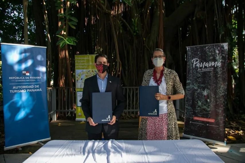 Firma de convenio entre la ATP y la Sociedad Audubon Panamá.