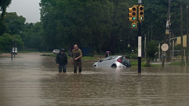 Más de 6.600 uruguayos siguen sin poder volver a sus casas por inundaciones