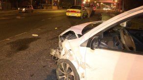 Mujer denuncia amenaza de muerte después de colisionar con un taxista
