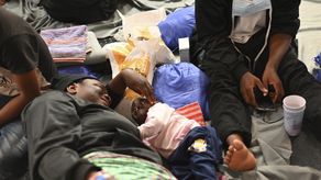 La posición de Italia ha varado de facto las tres embarcaciones humanitarias en el mar.